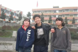 威信县双河中学阅读区