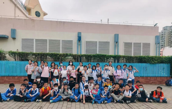 深圳才华学校阅读区