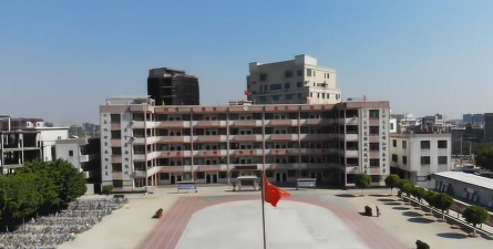 汕头市潮南区仙城镇七陂小学阅读区