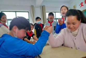 登封市君召乡中心小学阅读区