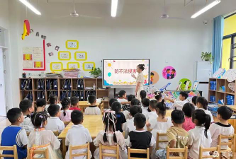 石人幼儿园阅读区
