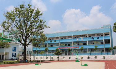 登封市东金店乡第十二中心小学阅读区
