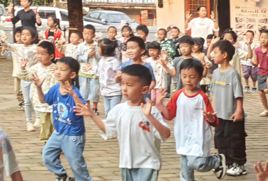 峨影幼儿园阅读区