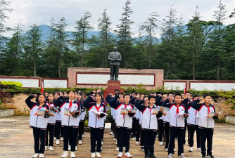 永胜县程海镇仁义中学阅读区