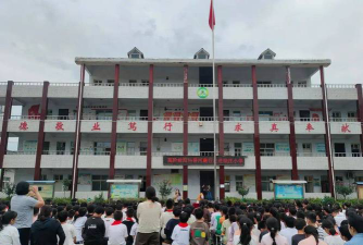 登封市唐庄乡第四中心小学阅读区