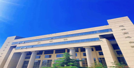 济南山东现代管理技工学校阅读区