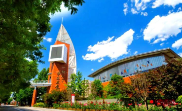北京中国人民大学附属中学通州校区阅读区