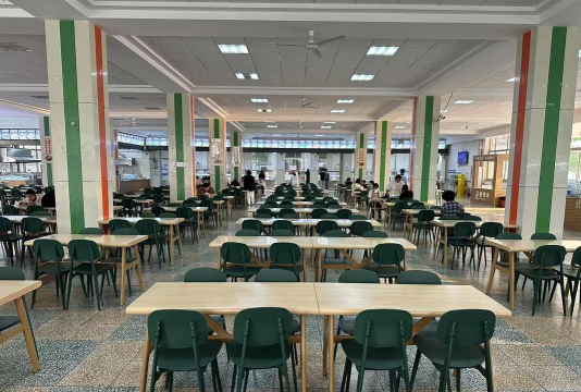 泰安山东泰山技师学院阅读区