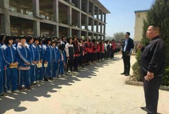 石桥乡张村中学阅读区