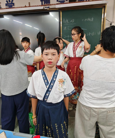 容桂城西小学阅读区