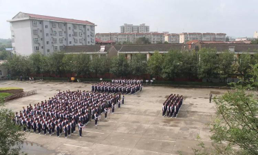 东镇中学阅读区