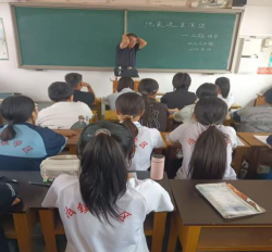泊头市英才学校阅读区