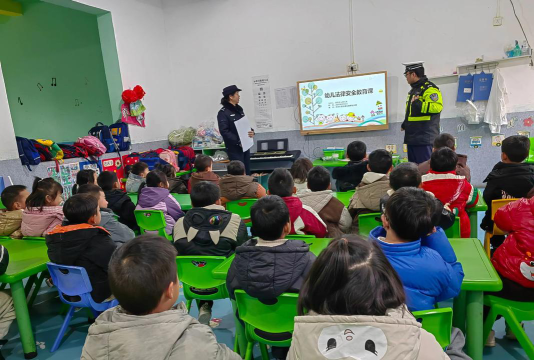 阳江市春晕晖幼儿园阅读区