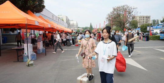 襄阳工业学校阅读区