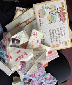 宁蒗县拉伯中学阅读区