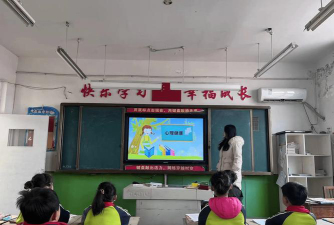水坡中心小学阅读区