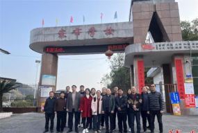 宁乡县菁华铺乡洪仑山完全小学阅读区