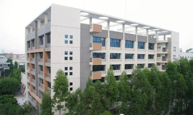 东莞市电子科技学校阅读区