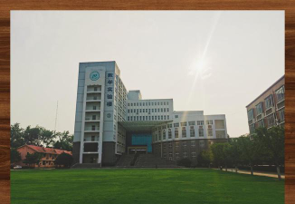 漯河医学高等专科学校阅读区