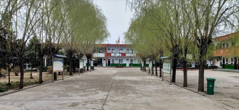 洛阳市老城区邙山镇冢头小学阅读区