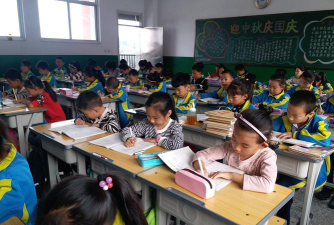 洛阳市西工区洛北乡中心小学阅读区