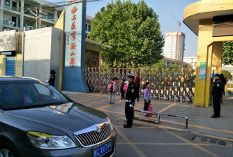 西工区第四实验小学阅读区