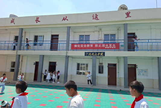 洛阳市涧西区兴隆寨小学阅读区