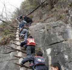 拐磨子镇中心学校阅读区