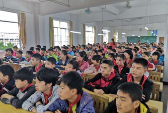 高州市大坡镇下垌小学福周分教点阅读区