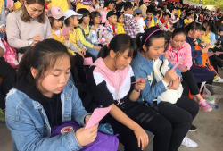 武汉市江汉区卫星村小学阅读区