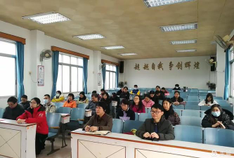 潮连永思小学阅读区