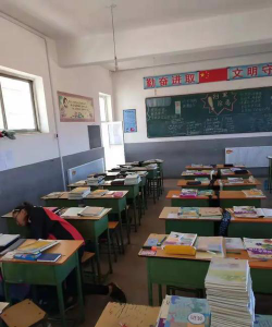 牛村中学阅读区