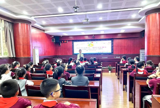 杜阮镇龙溪小学阅读区
