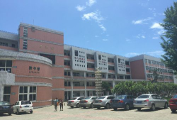 成都籍田中学阅读区