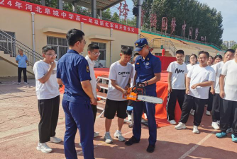 阜城镇中学阅读区