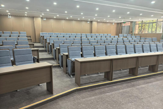 西安市第四十九中学阅读区