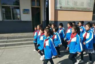偃师市首阳山镇南蔡庄小学阅读区