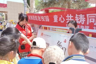 龙渠乡中心学校阅读区