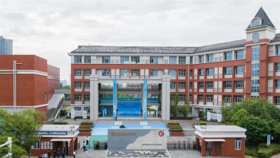 武汉经济技术开发区神龙小学阅读区