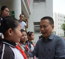 佛山市顺德区容桂容山小学阅读区