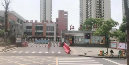 会城红卫小学阅读区
