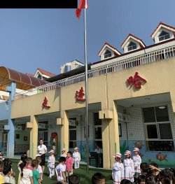 卫东区鸿鹰办事处鸿鹰二小阅读区