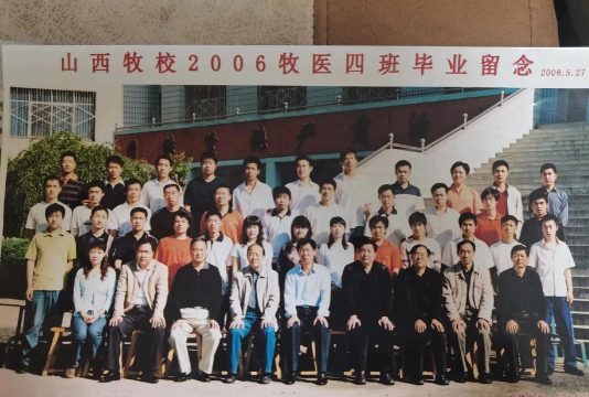 沁源县沁河镇闫寨中学阅读区