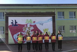 沁县册村镇册村中学校阅读区