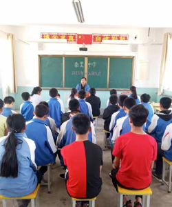 沁县南里中学阅读区