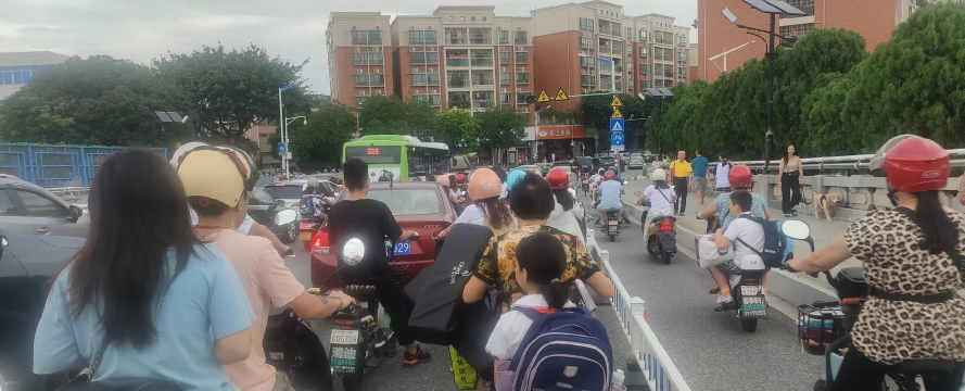 佛山市顺德区伦教培教小学阅读区