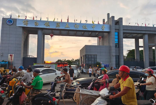 白桑乡初级中学阅读区