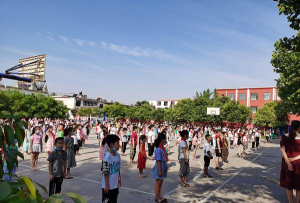 宝丰县闹店镇中心小学阅读区