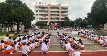 会城天禄小学阅读区