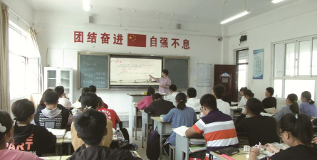高平市原村乡初级中学校阅读区